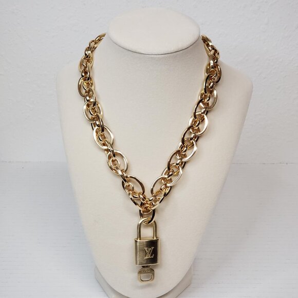 Authentic Louis Vuitton Gold Padlock with Unbranded Punky Gold Plated Chain - Picture 1 of 13